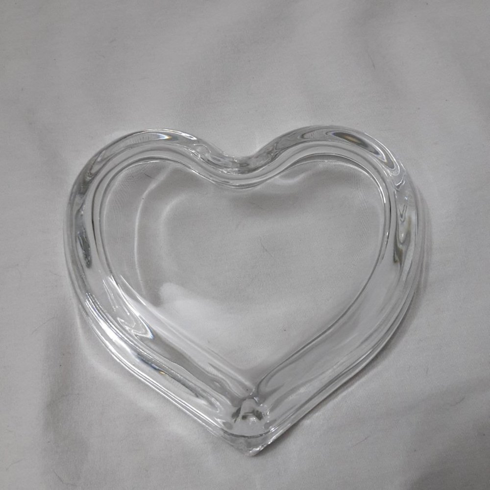 Heart Trinket Dish Clear Glass with Cover - Picture 7 of 7